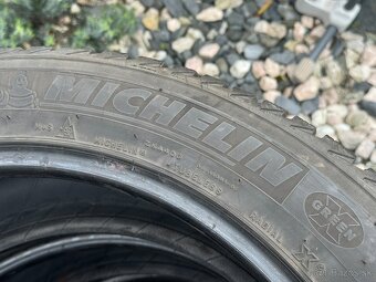 255/45 R20 - 2