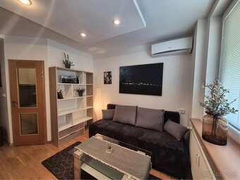 Na prenájom zariadená garsónka, balkón, Štefánikova, Senica - 2