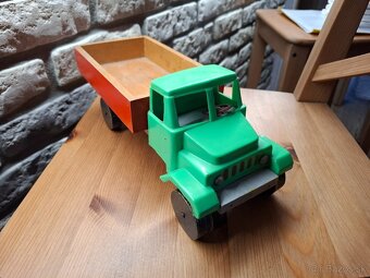 Praga v3s stará hračka - 2