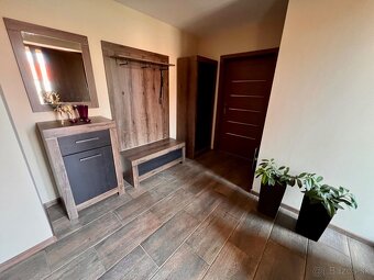 Veľký 2 izbový byt s garážou na prenájom - 2