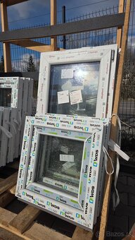 Plastové okná - biele, zlatý dub - 2