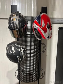 Stojan na prilby - 2