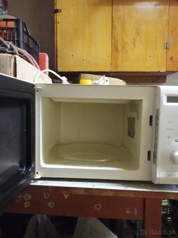 Predám staršiu mikrovlnu ruru - 2