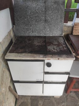 Piecka na drevo. - 2