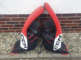 Brankarsky set CCM AXIS 2 a Extreme Flex 5 Pro - 2
