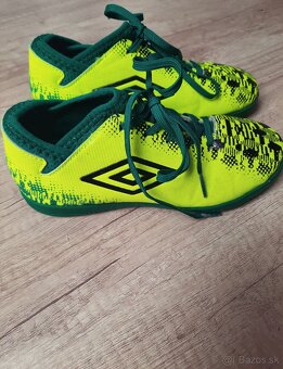 Detské halovky UMBRO veľ. 32 - 2