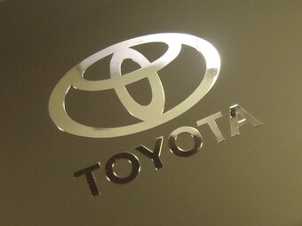 TOYOTA LOGO nalepka Metal Edition - 2