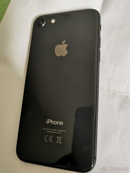 Predám iPhone 8 64gb - 2