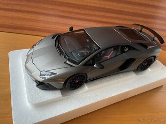 1:18 Autoart - Lamborghini Aventador SV - 2