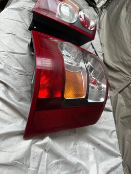 Zadné svetlá range rover sport L320 - 2
