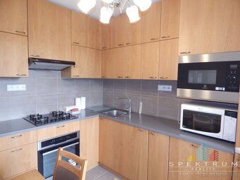 SPEKTRUM REALITY- Na Predaj 3-izbový byt, 72 m2 s loggiou, P - 2