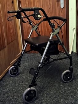 Odľahčené pojazdné chodítko - 2