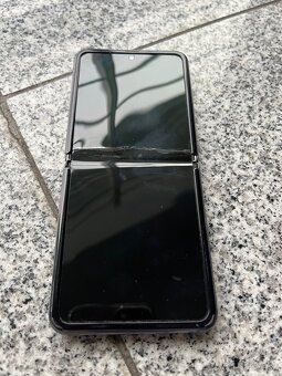 Samsung Galaxy Z Flip 5G – 256 GB - 2