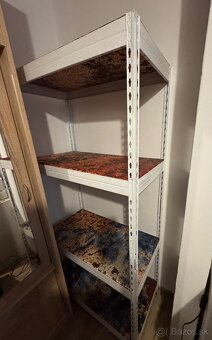 Policový kovový regál - 2