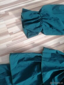 šaty ala zimmerman smaragdove volanove - 2