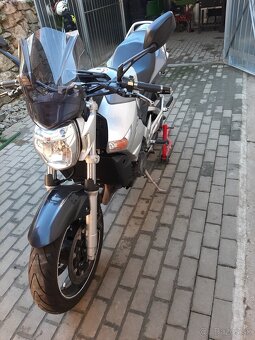 Suzuki GSR 600 - 2