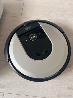 Predám vysávač iRobot Roomba i7 - 2