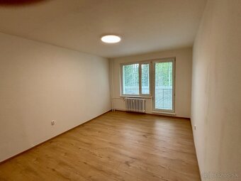 Prenajmem garsónku s balkónom na Banisku - 2