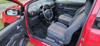 Volkswagen Fox 1,2i , benzín, klíma, - 2