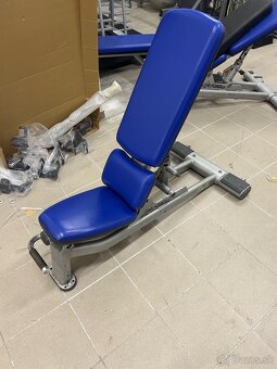 Polohivatelná lavička Life Fitness - 2