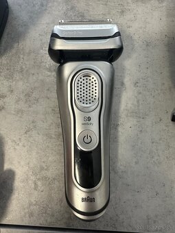 Predam holiaci strojček Braun series 9 - 2