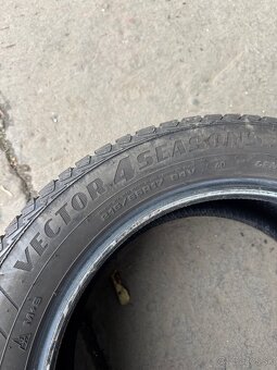 2 celorocne 215/55 r17 94V goodyear - 2