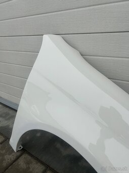 Predny blatnik VW Golf 5 variant biela LR9A - 2