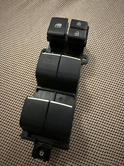 Toyota RAV4 otváranie okien - 2