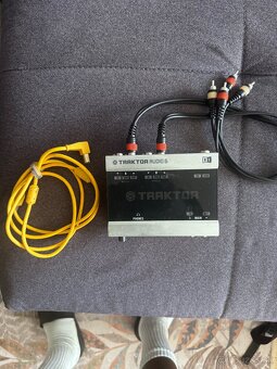 Zvuková karta Native Instruments Traktor Audio 6 - 2