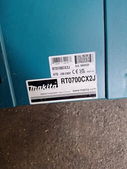 Multifunkčná freza Makita RT0700CX2J - 2