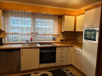 Moderná kuchynská linka so spotrebičmi - 2