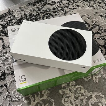Xbox Series S - 512 GB SSD + príslušenstvo - 2