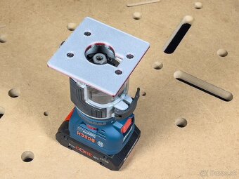 Štvorcová základňa 100x100 mm pre Bosch GKF18V - 8 - 2