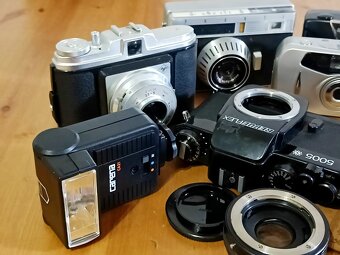 FOTO konvolut - fotoaparáty, blesk, dalekohled, expozimetr.. - 2