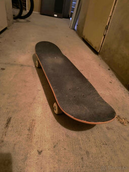 Predám 4 krat použitý skateboard - 2