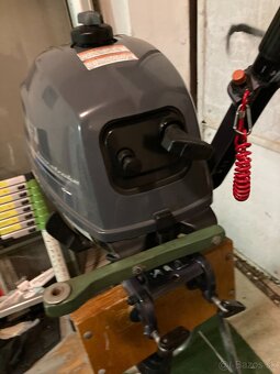 Predám Lodný motor Yamaha 2,5 - 2