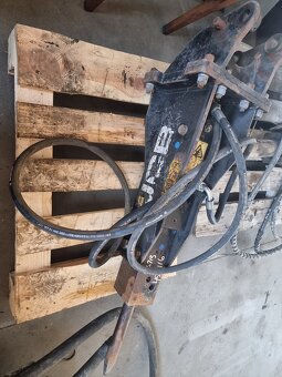 Kladivo JCB HM012T - stroje 0,8 - 2t - 2