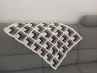 Háčkovaná deka 83x60cm - 2