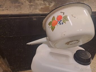 Smaltovaný hrniec - 2