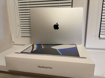 MacBook Pro 16 M1 Pro 16/512GB 15 cyklov - 2