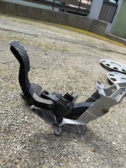 Pedalovka passat b5/b5,5 - 2