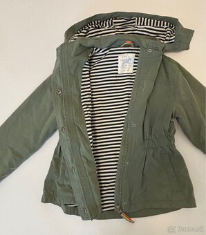 Krasna jarna bundicka Tchibo 122/128. - 2