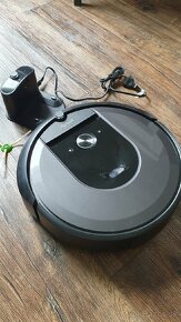 Robotický vysávač iRobot Roomba i7 - 2