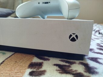 Predám Xbox one S All digital Edition - 2