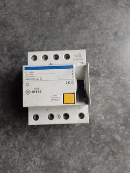 Elektroinštalačný materiál - 2