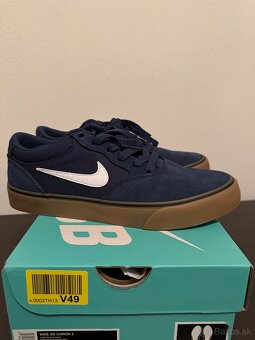 Nike Chron - 2