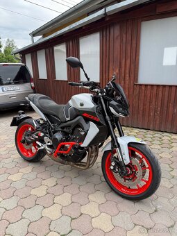 Yamaha MT-09 - 2