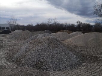 Predaj štrkov,pieskov,kameniva,recyklatov a zeminy - 2