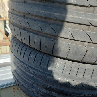 225/40R18 - 2