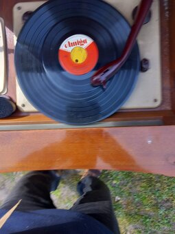 Retro rádio-nefukčný - 2